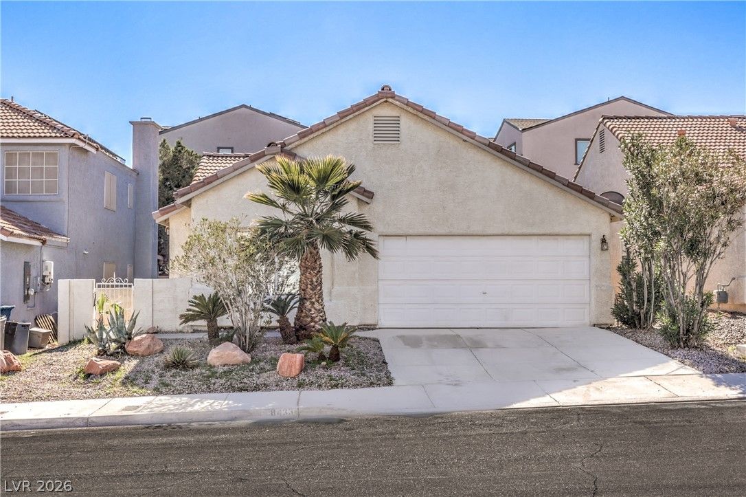 8433 Cinnamon Hill Avenue — photo 2