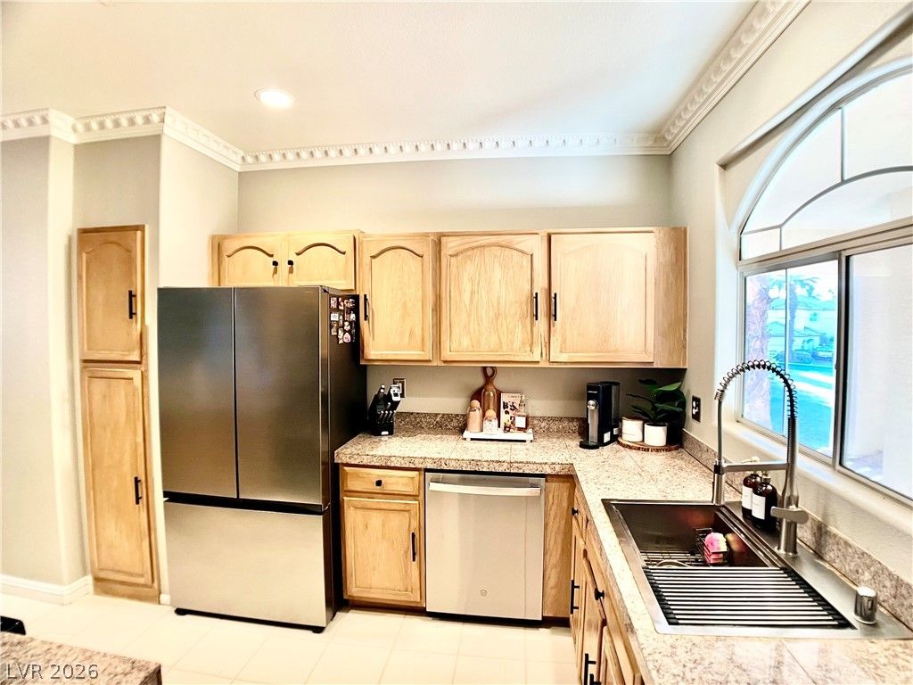 2050 West Warm Springs 321 — photo 5