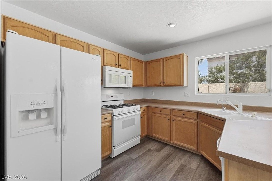 7808 Sungrove Court — photo 2