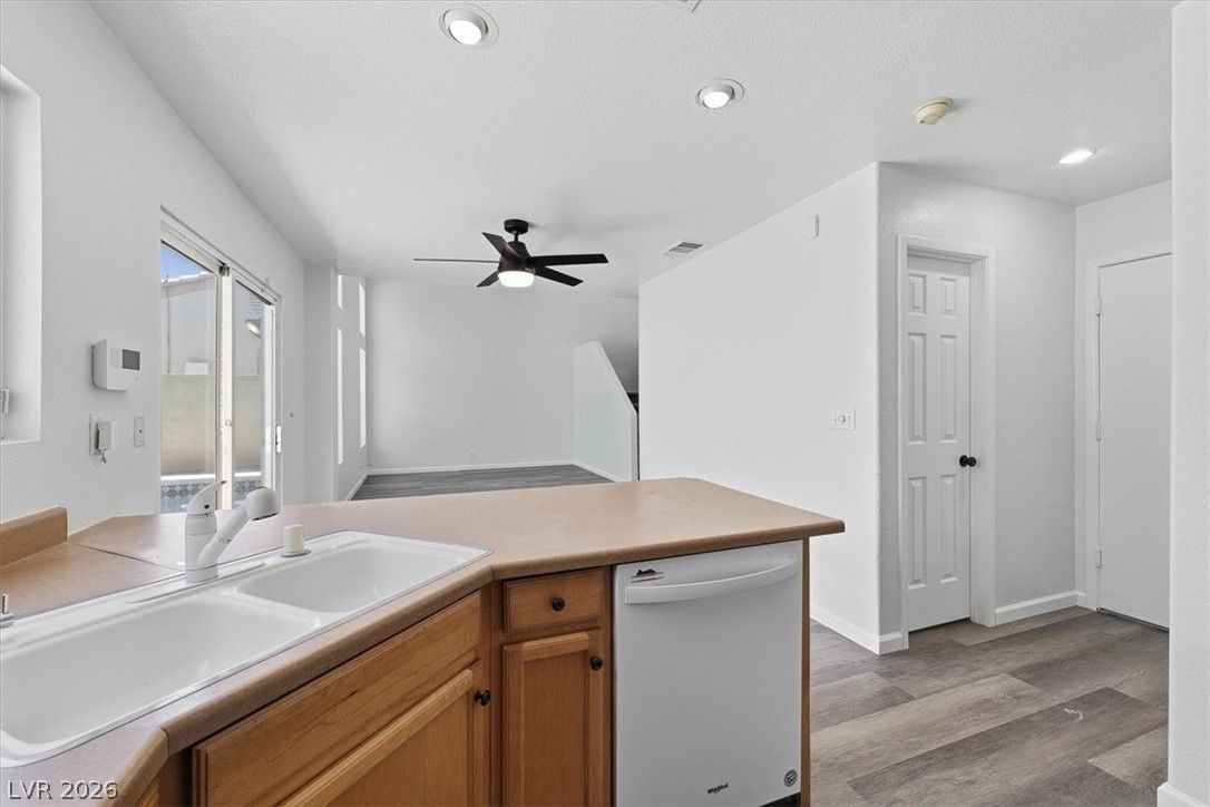 7808 Sungrove Court — photo 3