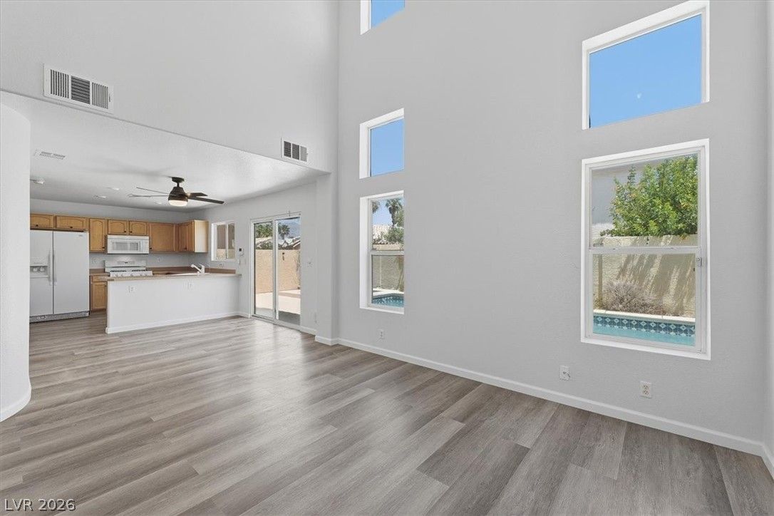 7808 Sungrove Court — photo 4