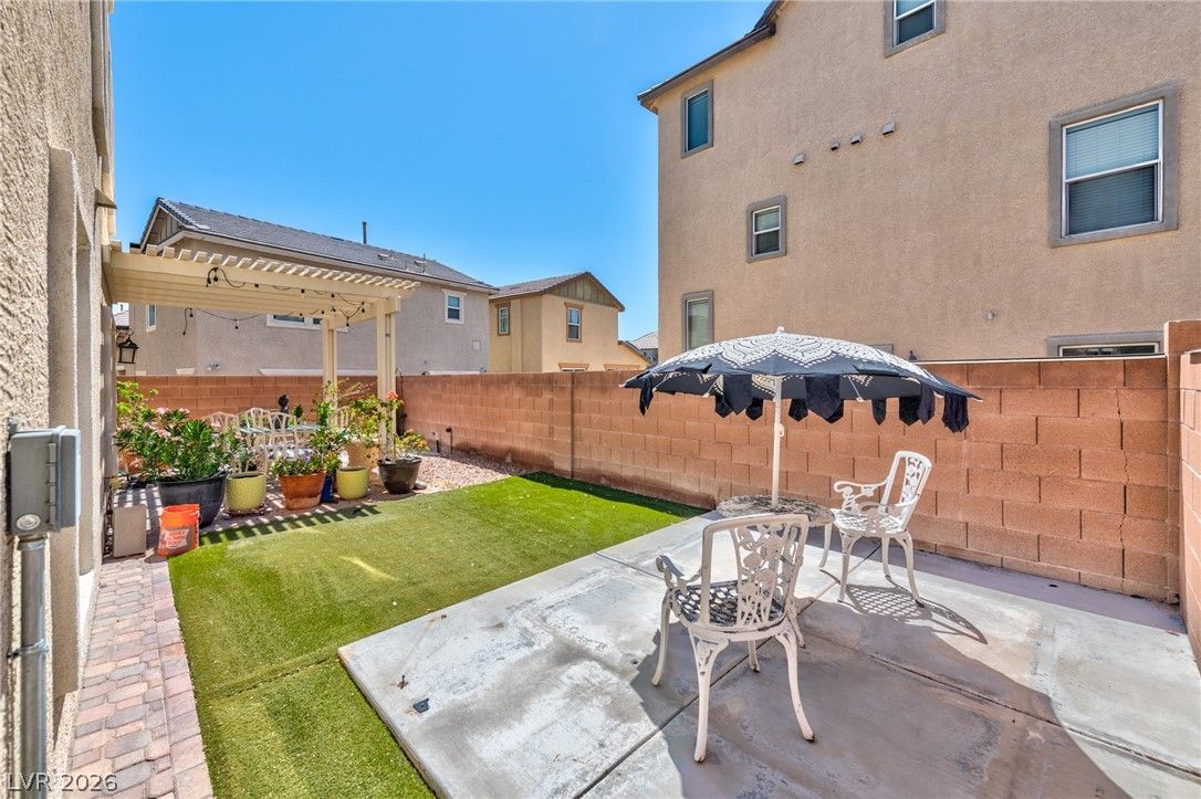 29 Marble Apex Avenue — photo 4