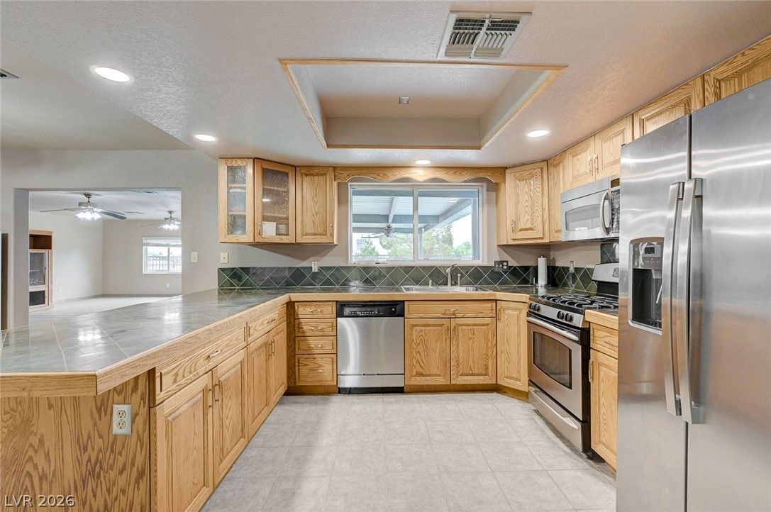 120 West Middleton Drive — photo 2