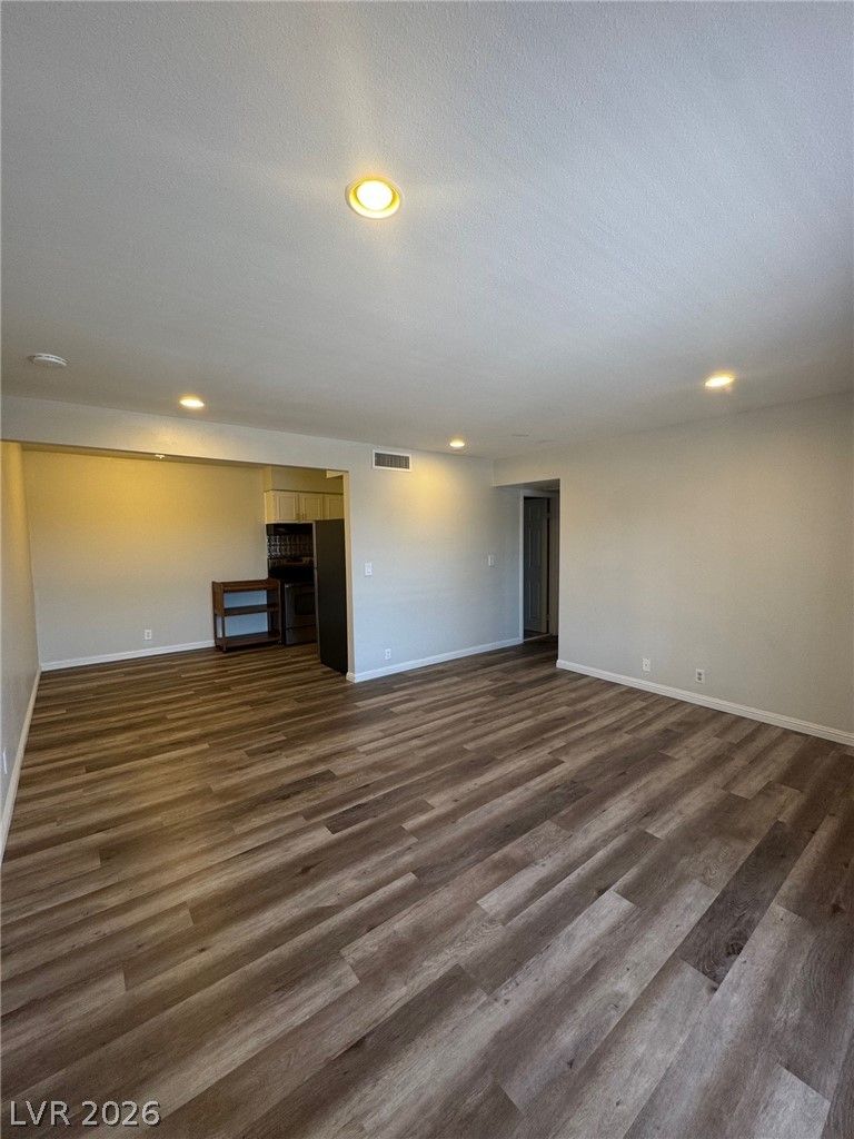 615 South Royal Crest Circle 24 — photo 2 of 8
