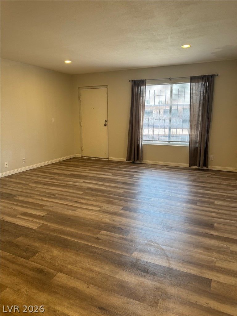 615 South Royal Crest Circle 24 — photo 3 of 8