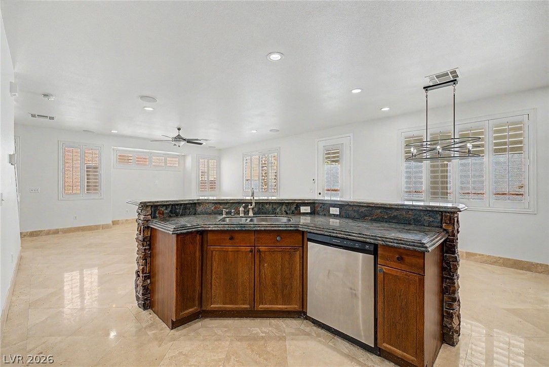 6772 Gold Yarrow Street — photo 3
