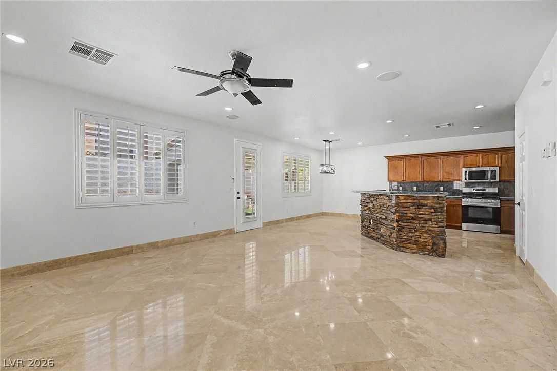 6772 Gold Yarrow Street — photo 4