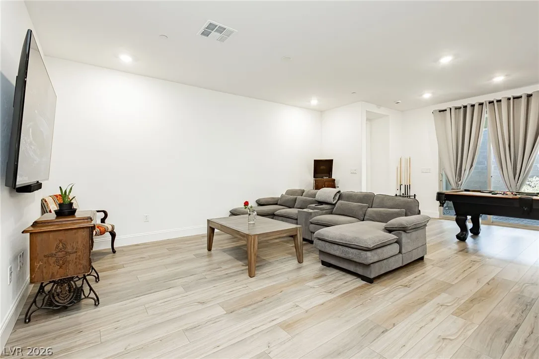 10135 Carmine Clay Drive — photo 5