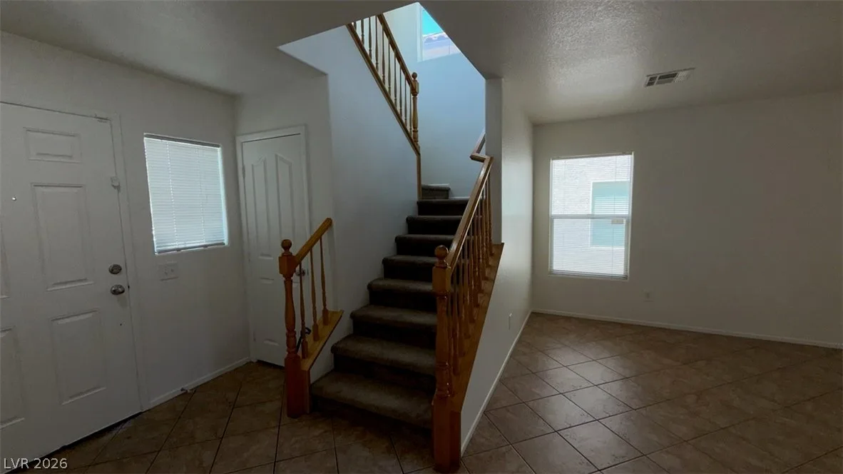 718 THORNFORD Street — photo 3