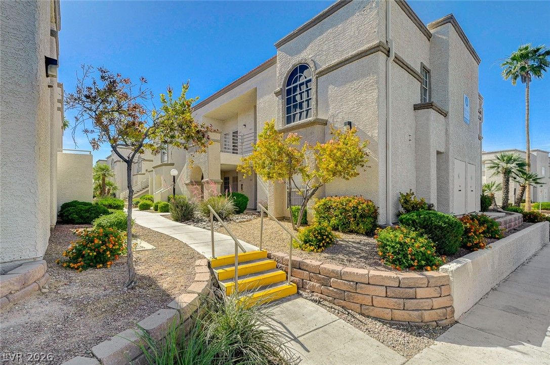 3150 Soft Breezes Drive 2040 — photo 3