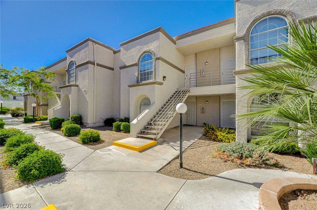 3150 Soft Breezes Drive 2040 — photo 5