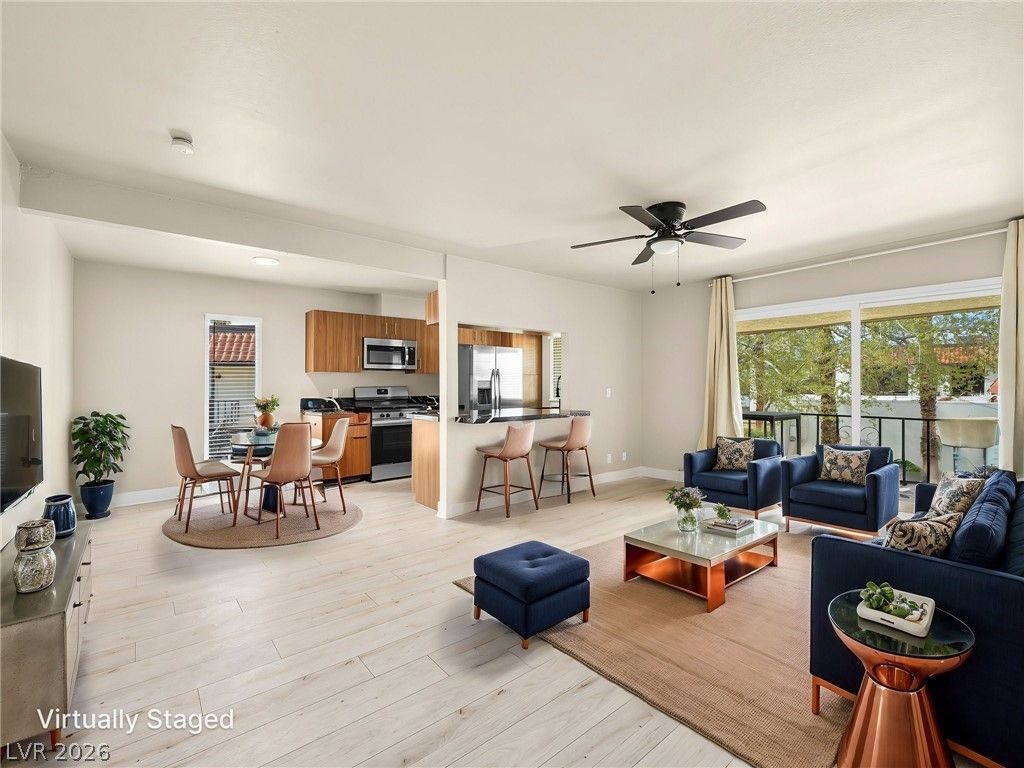 1405 Vegas Valley Drive 226 — photo 2