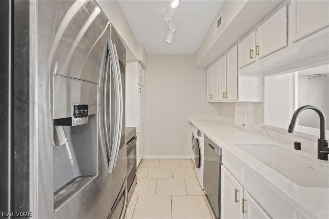 669 OAKMONT Avenue 3708 — photo 3