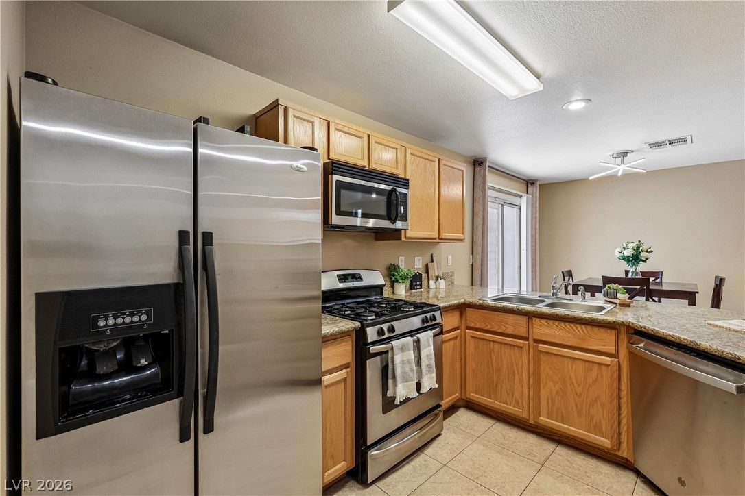 9957 Keephills Street — photo 2