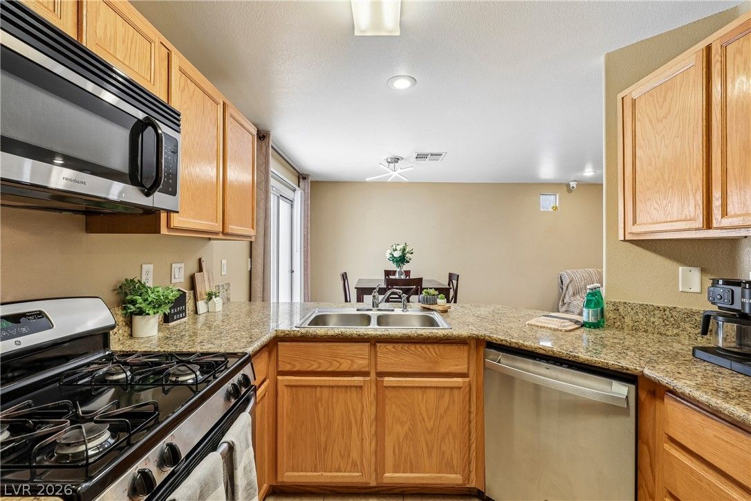 9957 Keephills Street — photo 3