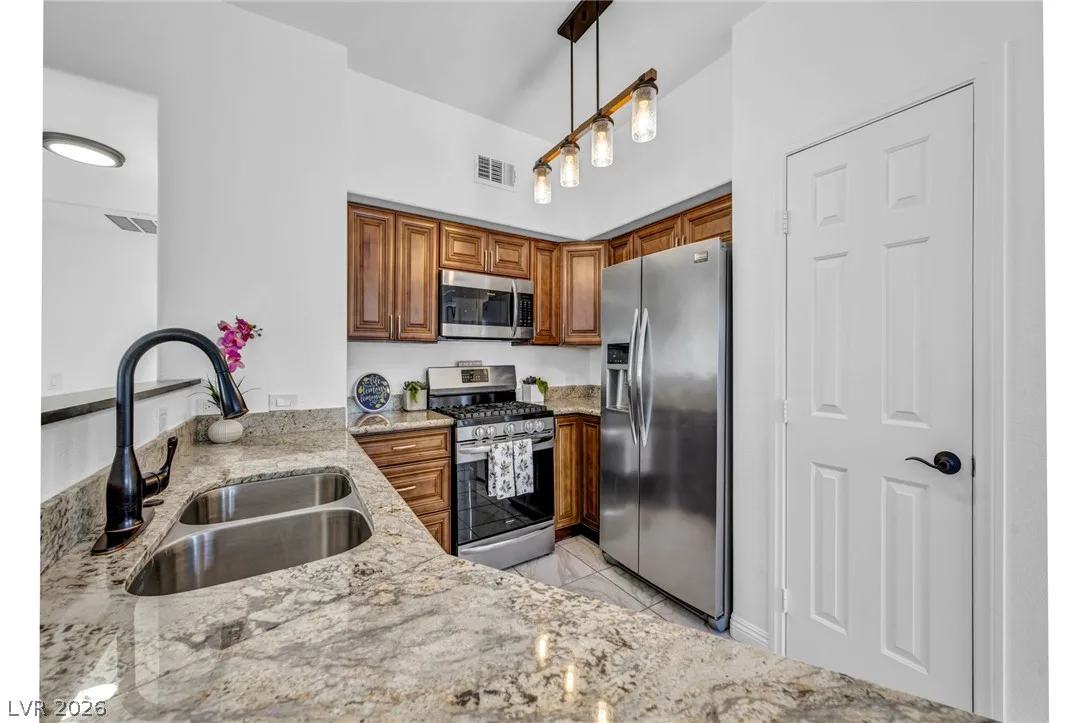 3400 Cabana Drive 1031 — photo 4