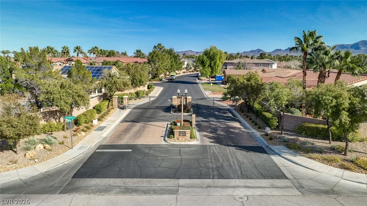 10798 Chillingham Drive — photo 3