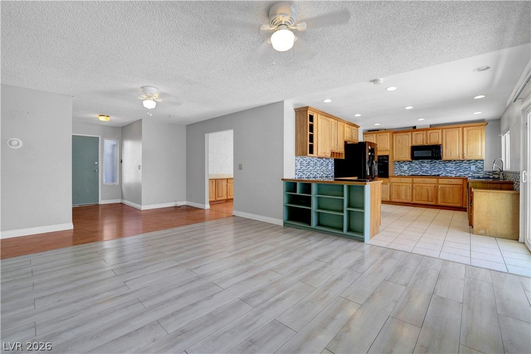 6968 Stober Court — photo 4 of 31
