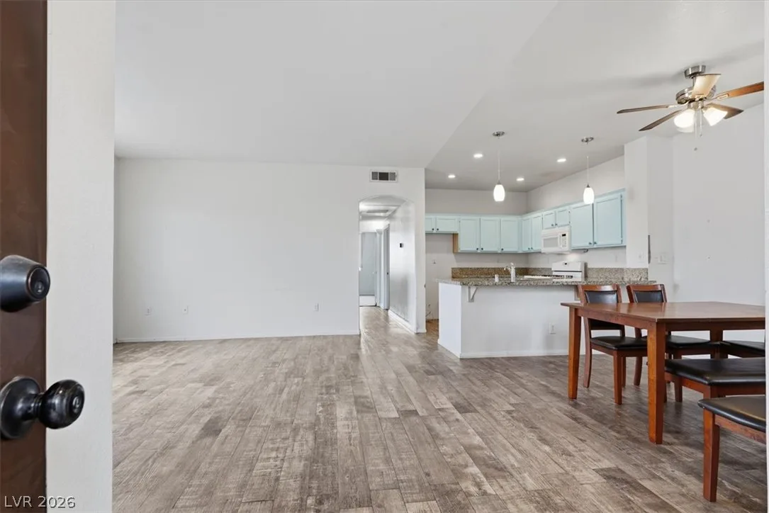 1830 North Buffalo Drive 2096 — photo 5 of 22