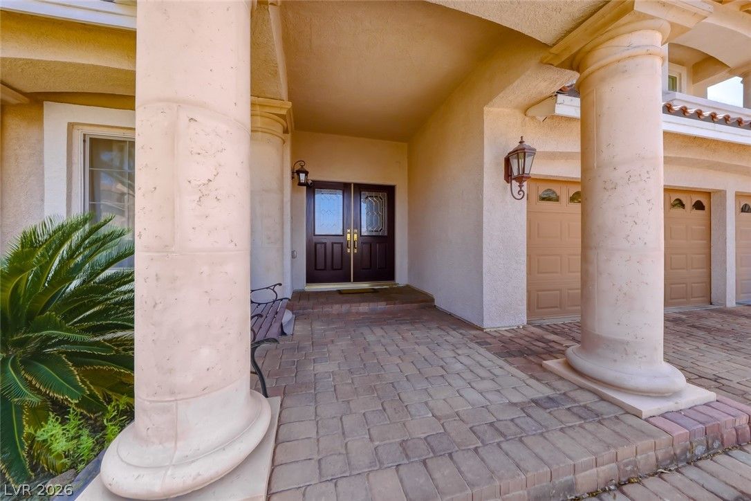 10999 Holyrood Court — photo 2 of 28