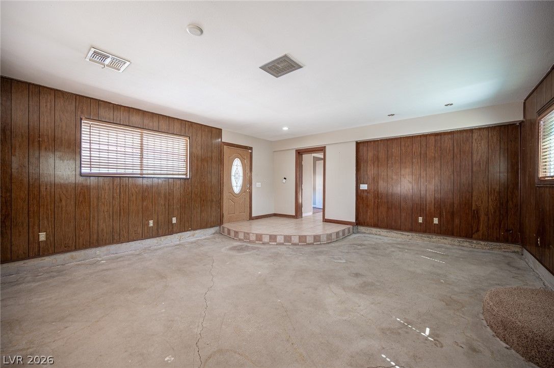5282 Stampa Avenue — photo 4 of 41