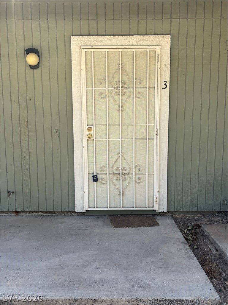 1470 ELIZABETH Avenue 3 — photo 2