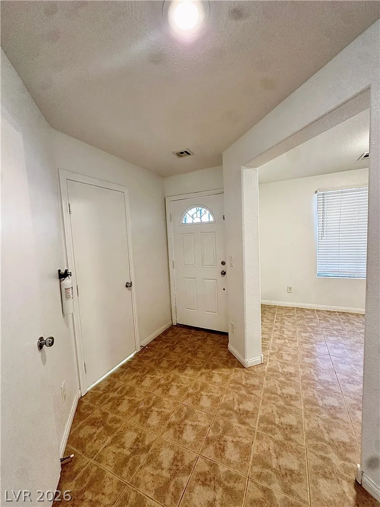 711 Iron Bridge Street — photo 3