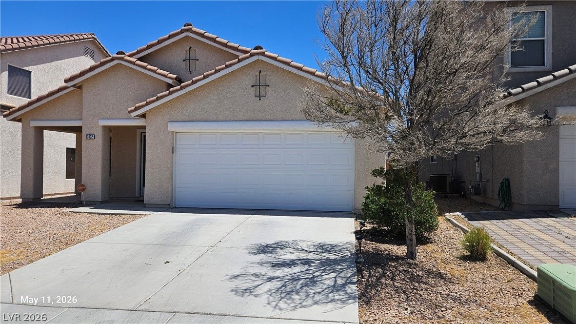 11832 Magliana Street — photo 3