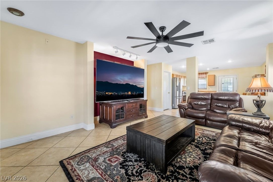 733 Rising Brook Drive — photo 3
