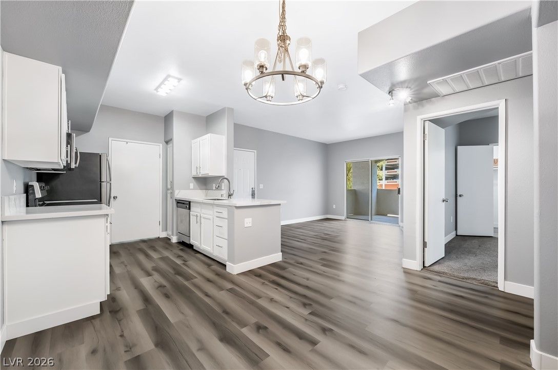 2615 West Gary Avenue 2040 — photo 1