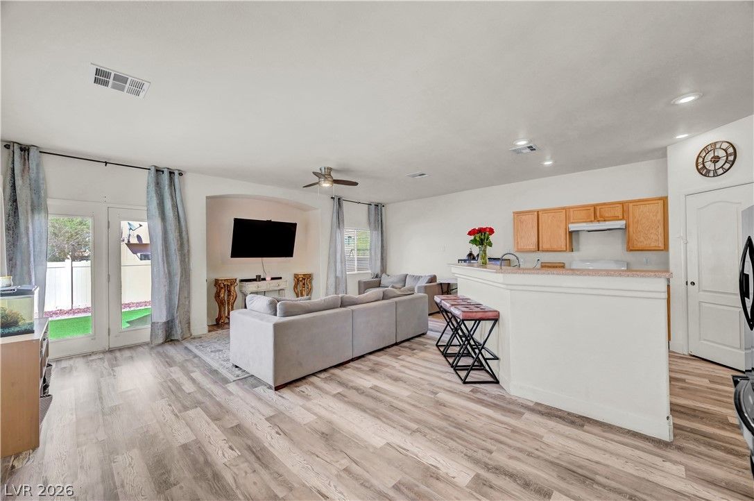 3508 Hazelnut Pine Place 3 — photo 3