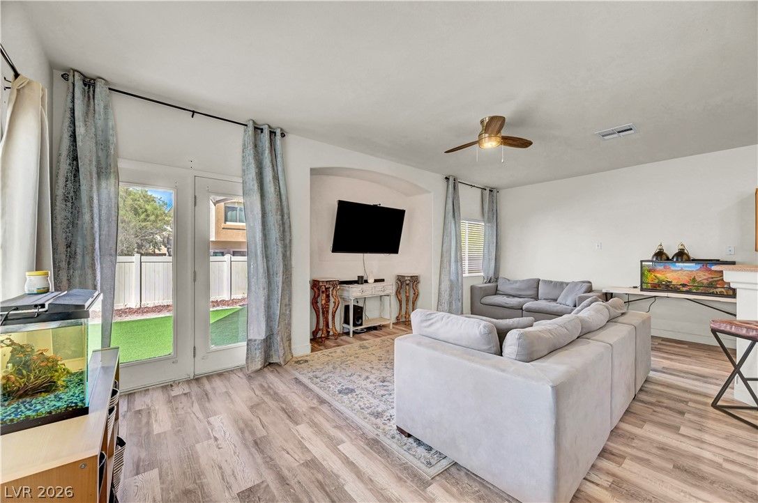 3508 Hazelnut Pine Place 3 — photo 5