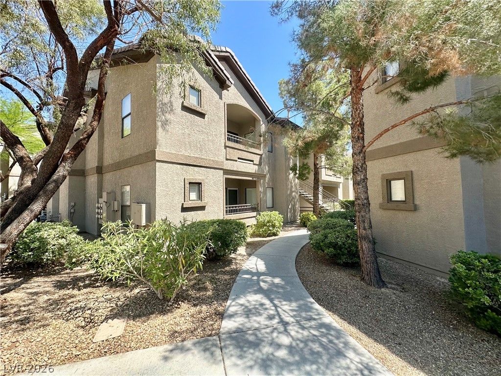 8250 North Grand Canyon Drive 2026 — photo 4