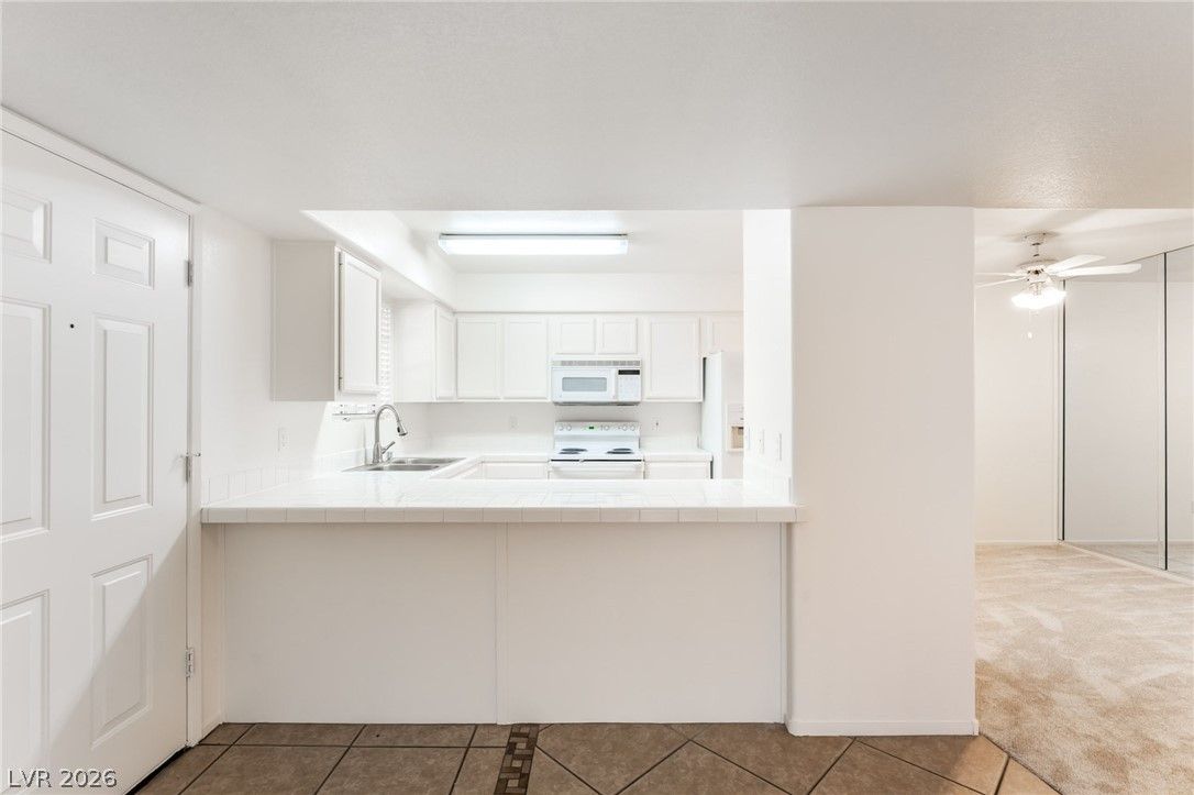 2725 South Nellis Boulevard 1086 — photo 3 of 23