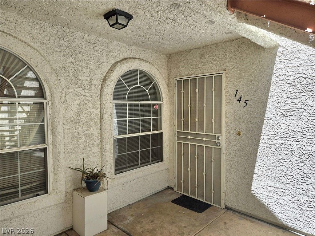 1800 Edmond Street 145 — photo 3 of 32