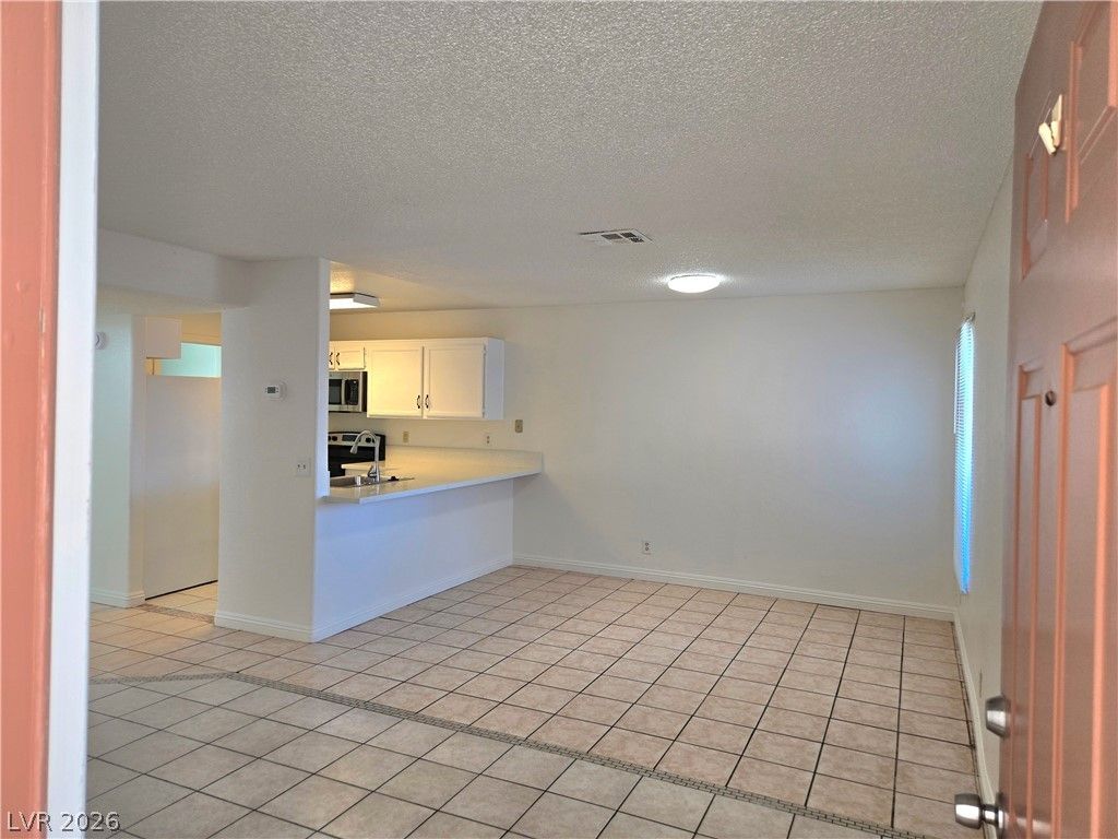 1800 Edmond Street 145 — photo 4 of 32