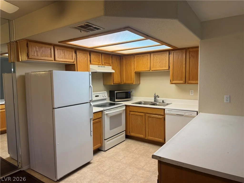 8410 Eldora Avenue 2020 — photo 4