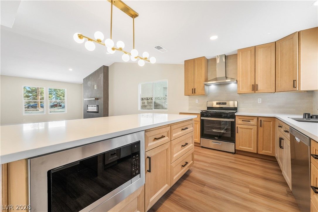3147 Viewcrest Avenue — photo 3