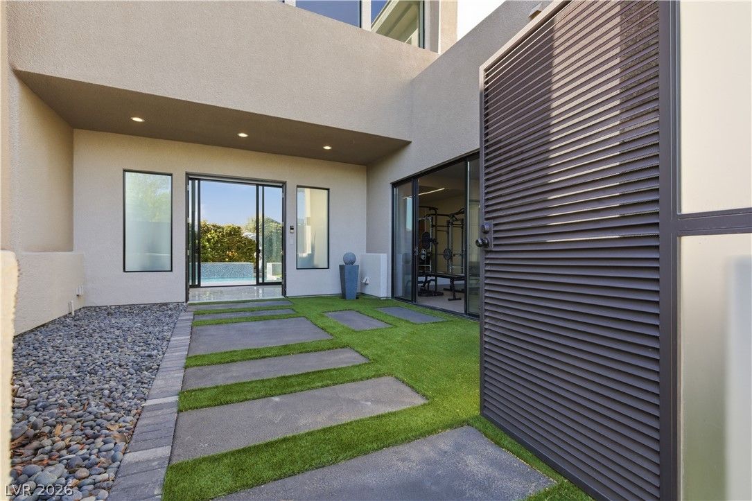 2790 La Bella Court — photo 2