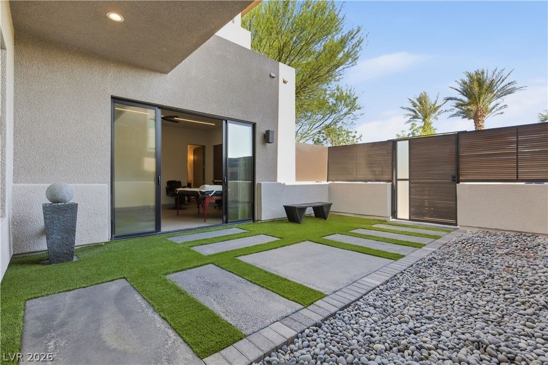 2790 La Bella Court — photo 3