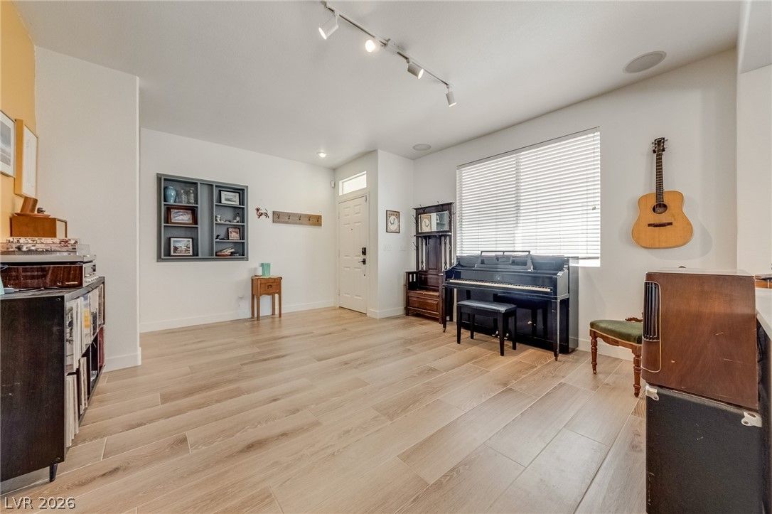 10059 Floragold Court — photo 3