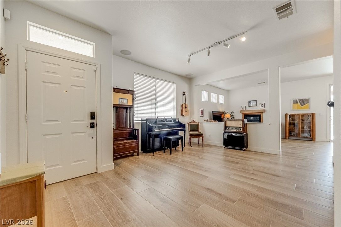 10059 Floragold Court — photo 4