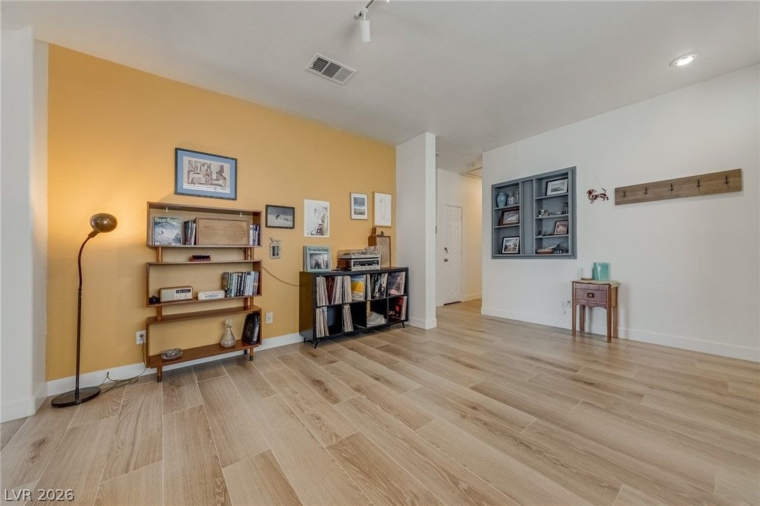 10059 Floragold Court — photo 5