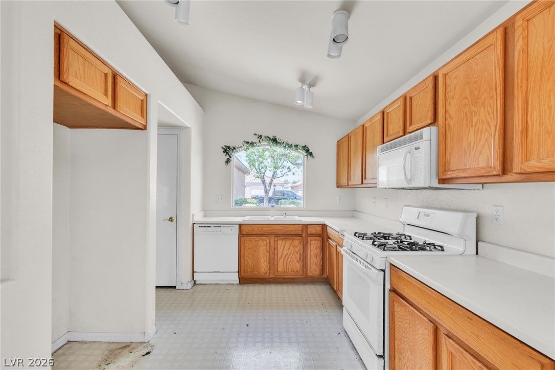 5683 Great Eagle Court — photo 4