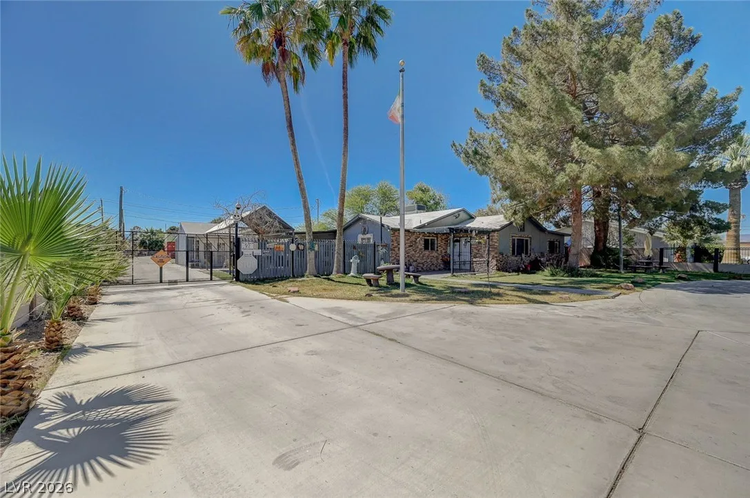 1555 Bledsoe Lane — photo 4