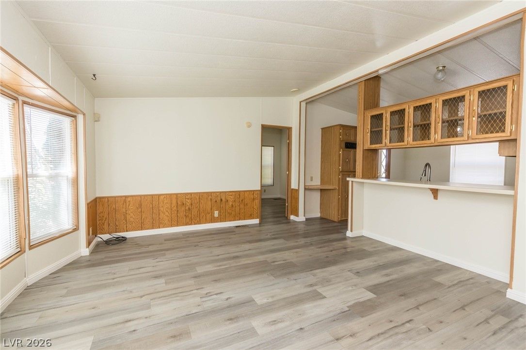 1130 East Mesquite Avenue — photo 3 of 33