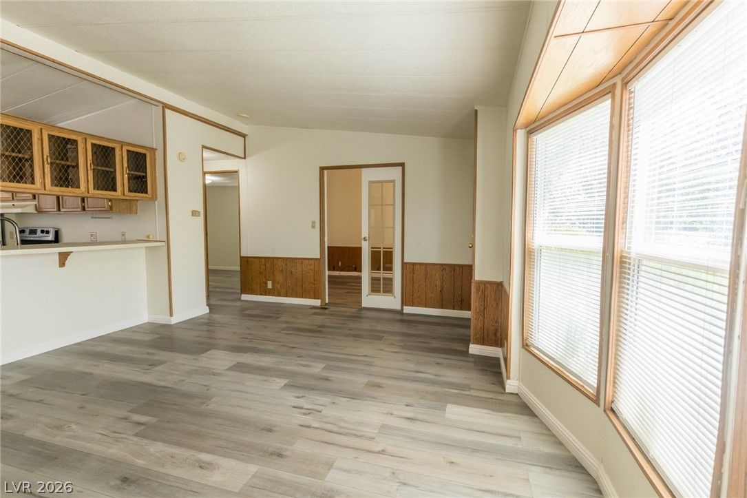 1130 East Mesquite Avenue — photo 4 of 33