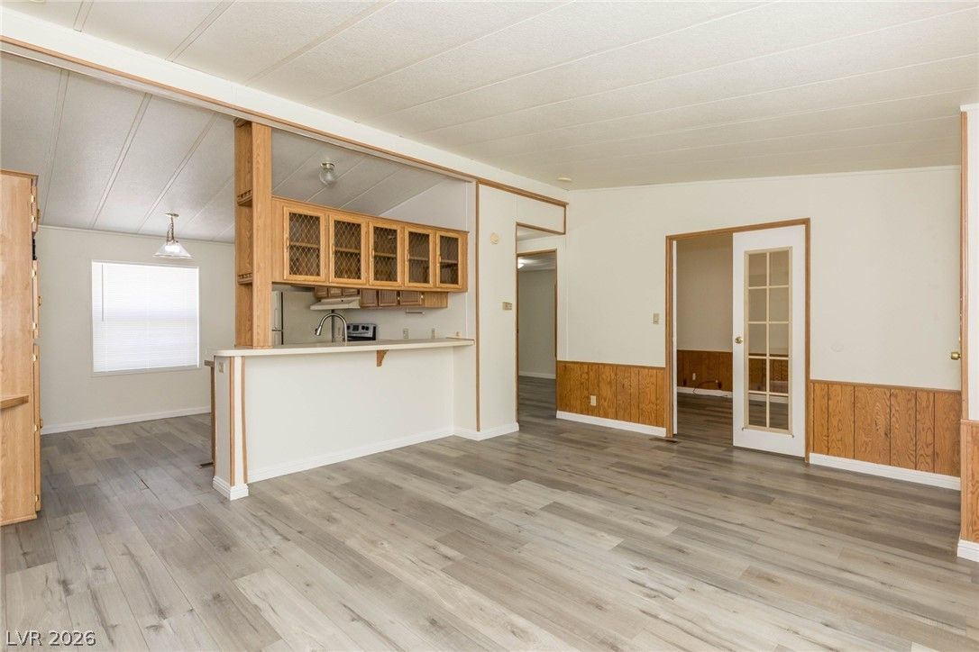 1130 East Mesquite Avenue — photo 5 of 33
