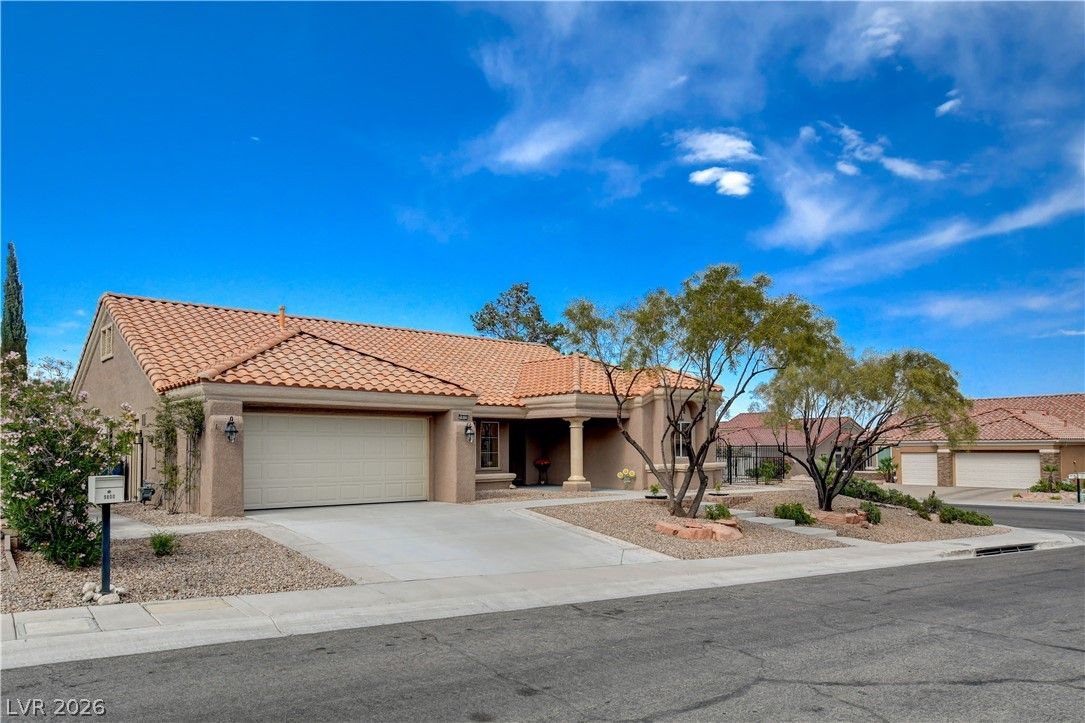 9800 Rosamond Drive — photo 3