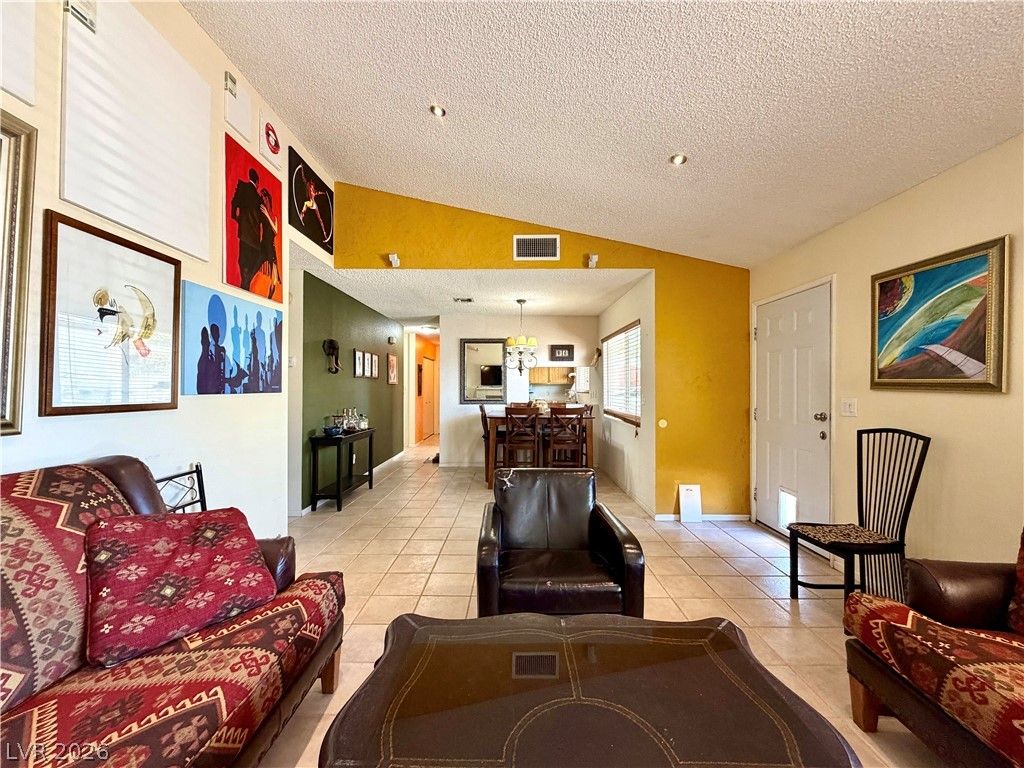 6752 Arroyo Avenue — photo 5 of 26